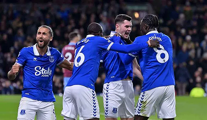 بث مباشر مباراة إيفرتون وبيرنلي في الدوري الإنجليزي.. الأسطورة